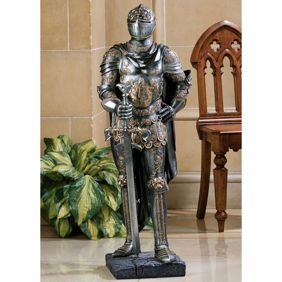 Design Toscano The King's Guard Sculptural Half Scale Knight Replica - Image 3 of 3