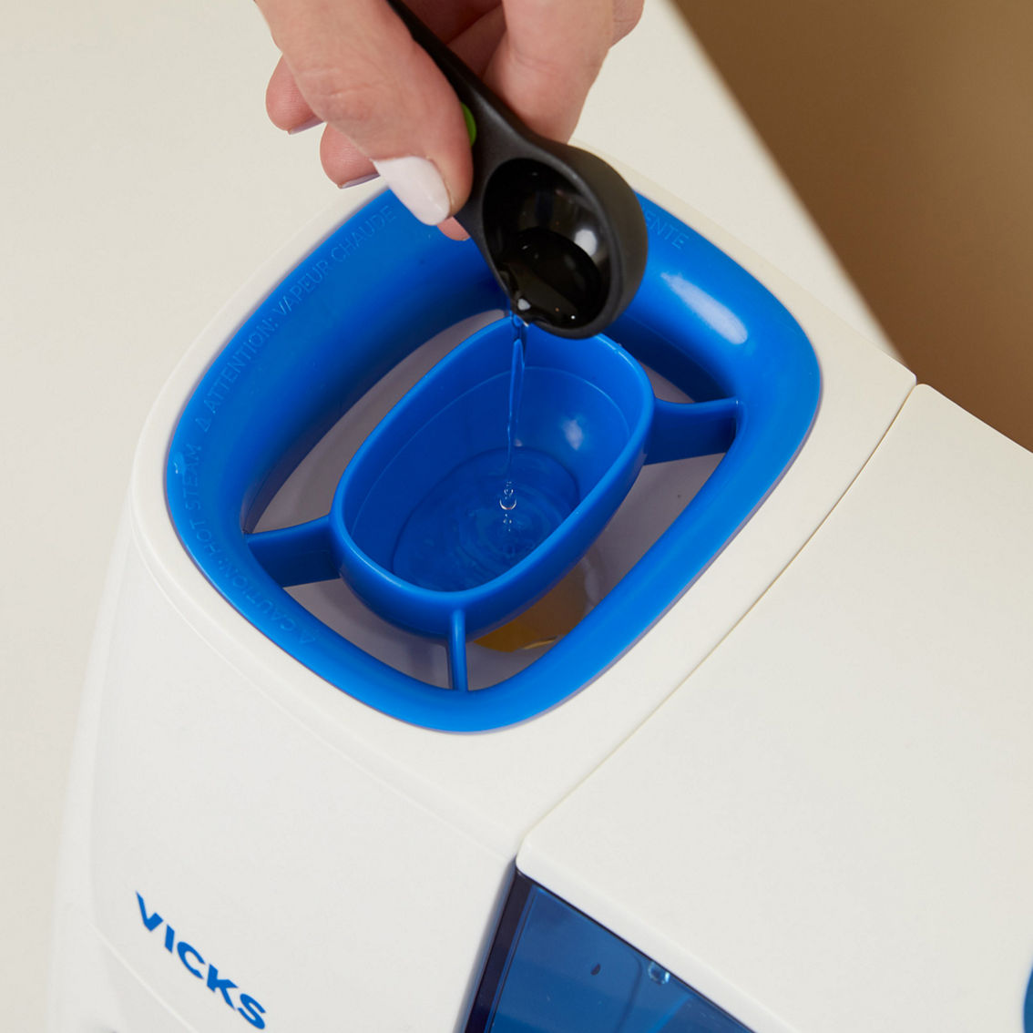 Vicks Warm Mist Humidifier - Image 6 of 6