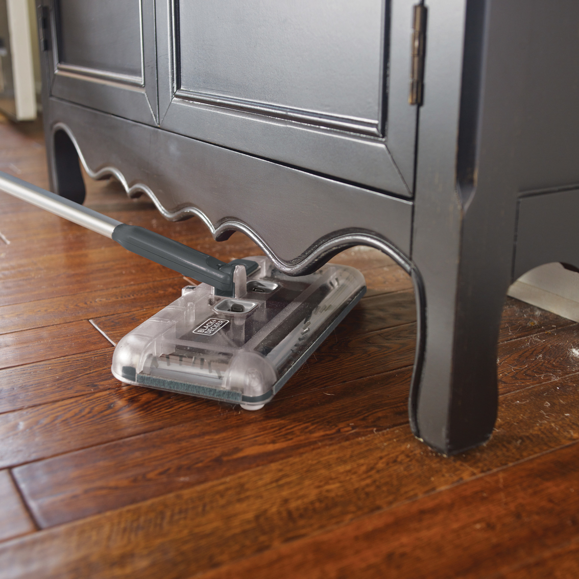 Black + Decker 100 Minute Powered Floor Sweeper - Image 7 of 7