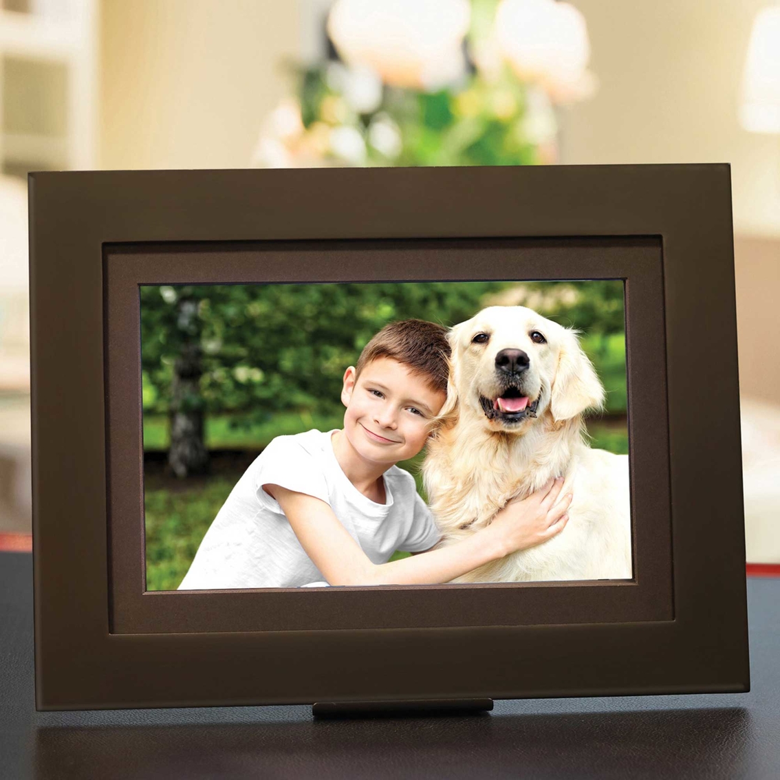 Brookstone Switchmate PhotoShare Friends and Family Cloud Frame 8 in. - Image 5 of 6