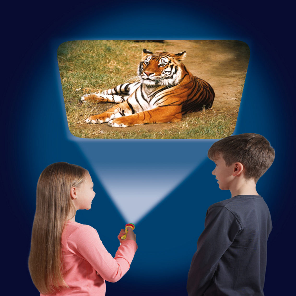 Brainstorm Toy Animal Flashlight and Projector with 24 Animal Images - Image 2 of 4