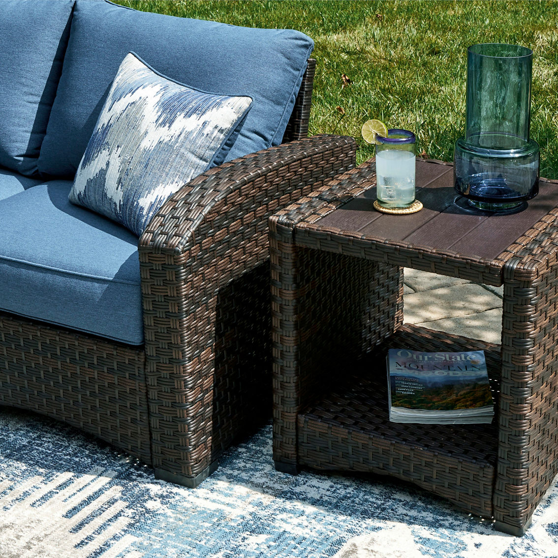 Signature Design by Ashley Windglow Outdoor 6 pc. Set - Image 6 of 6