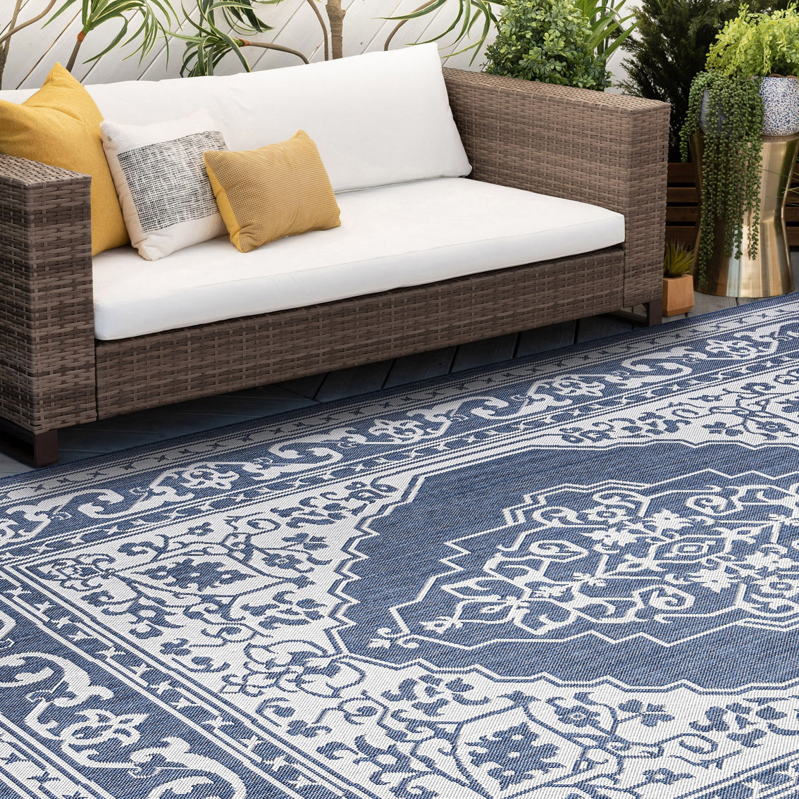 Tayse Eamon Traditional Floral Area Rug - Image 5 of 5